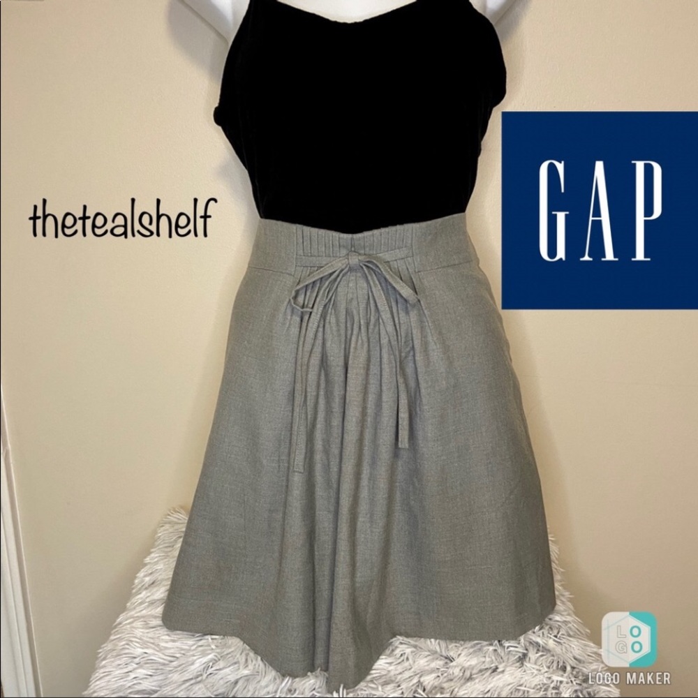NWT GAP Grey Skirt With built in Slip